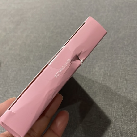 COPY - The Crème Shop x Hello Kitty Face Masks Confection Perfection infused es… - Picture 8 of 13